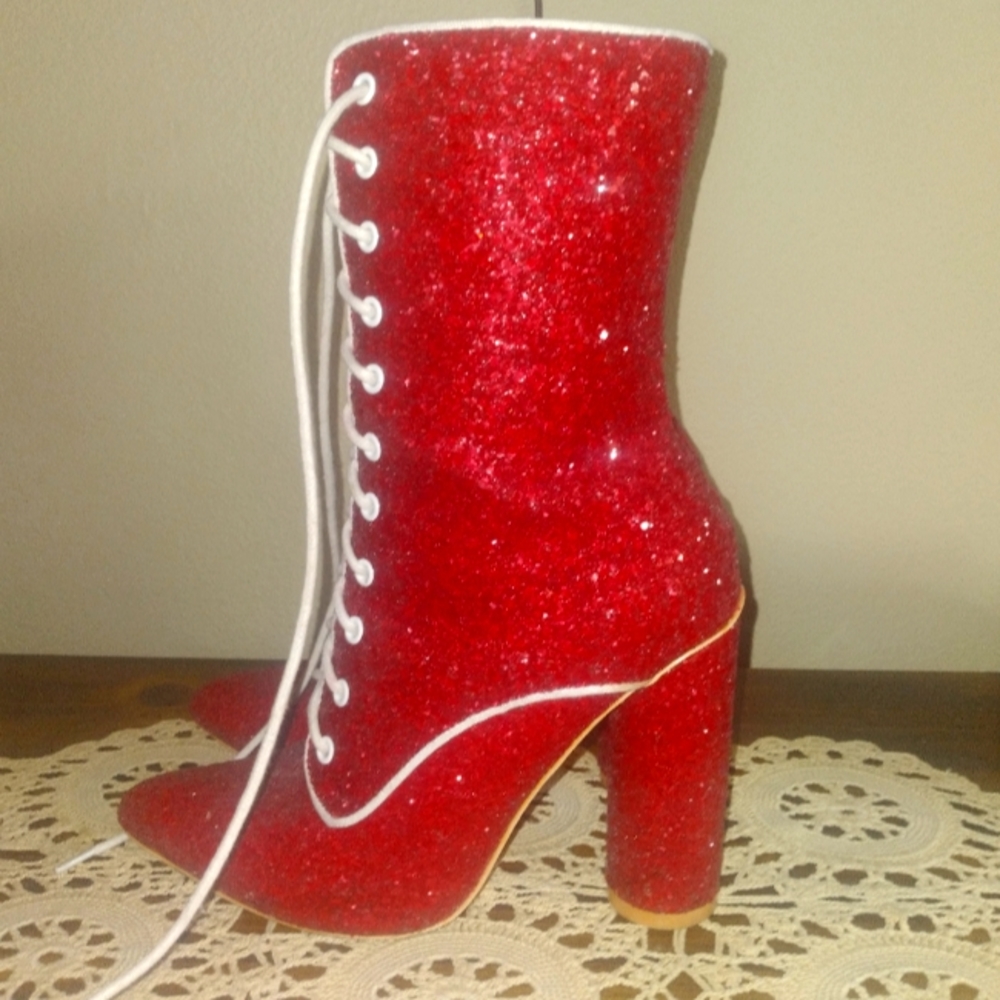 Size 7 sparkly boots